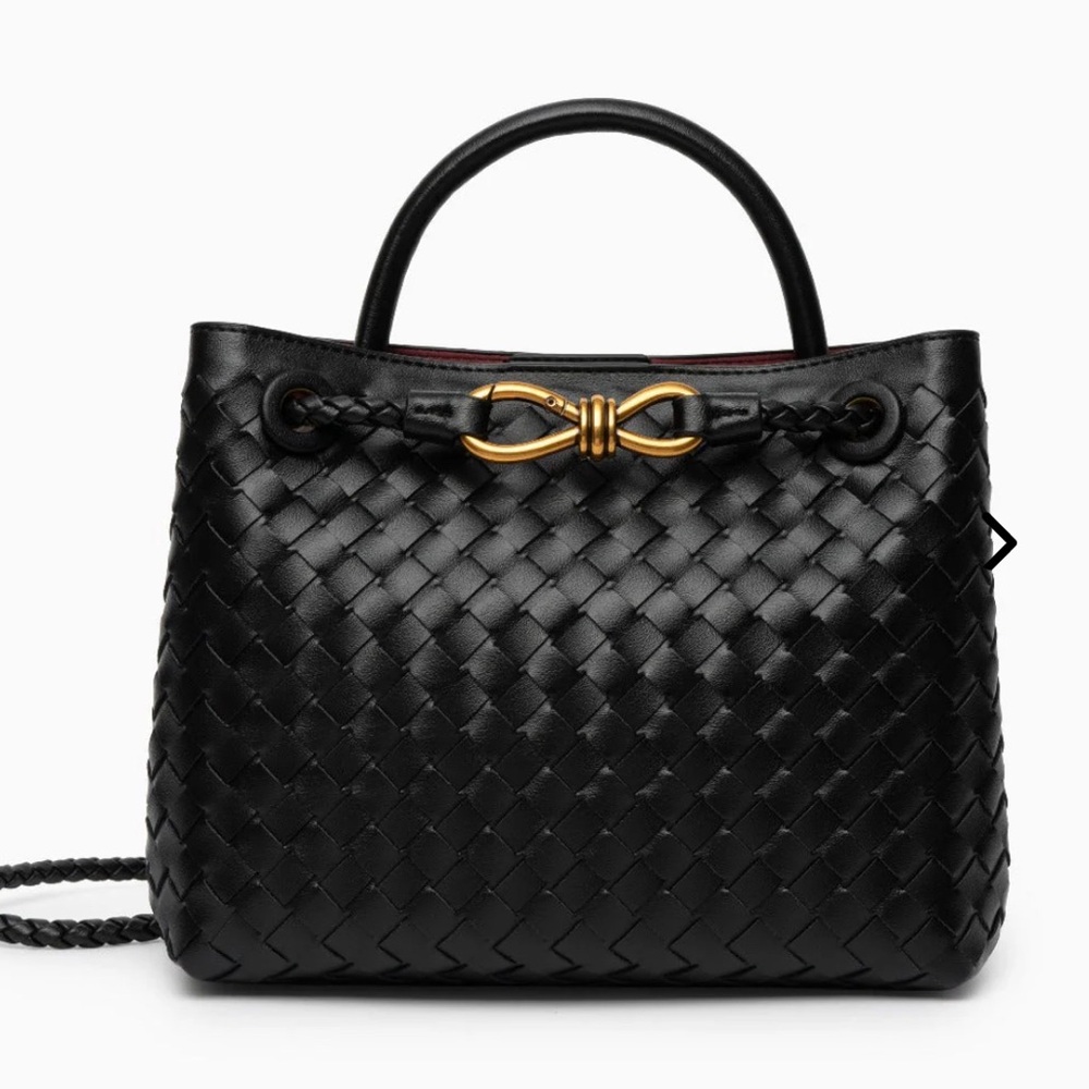 Vegan leather bag with side strap detachable